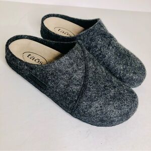 Taos Women's Wooled Class Charcoal Slip On Clog / Slipper Size: 8-8.5 EU 39